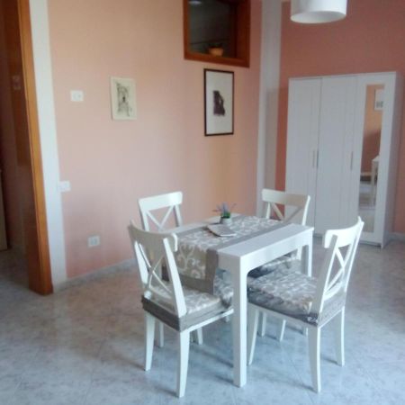 Al Crocifisso...Da Nonna Pia Apartment Salerno Luaran gambar