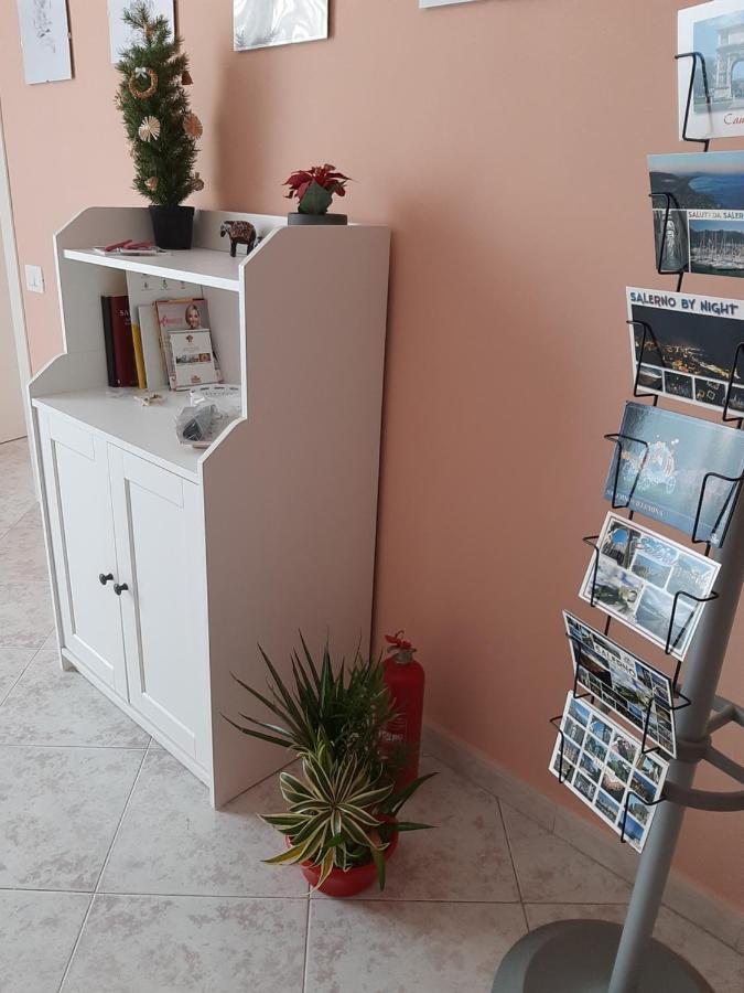 Al Crocifisso...Da Nonna Pia Apartment Salerno Luaran gambar