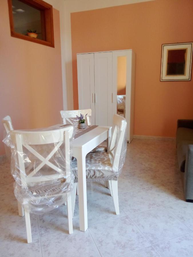 Al Crocifisso...Da Nonna Pia Apartment Salerno Luaran gambar