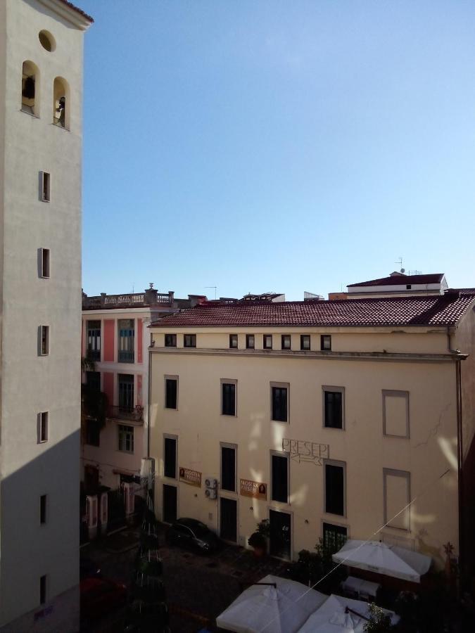 Al Crocifisso...Da Nonna Pia Apartment Salerno Luaran gambar