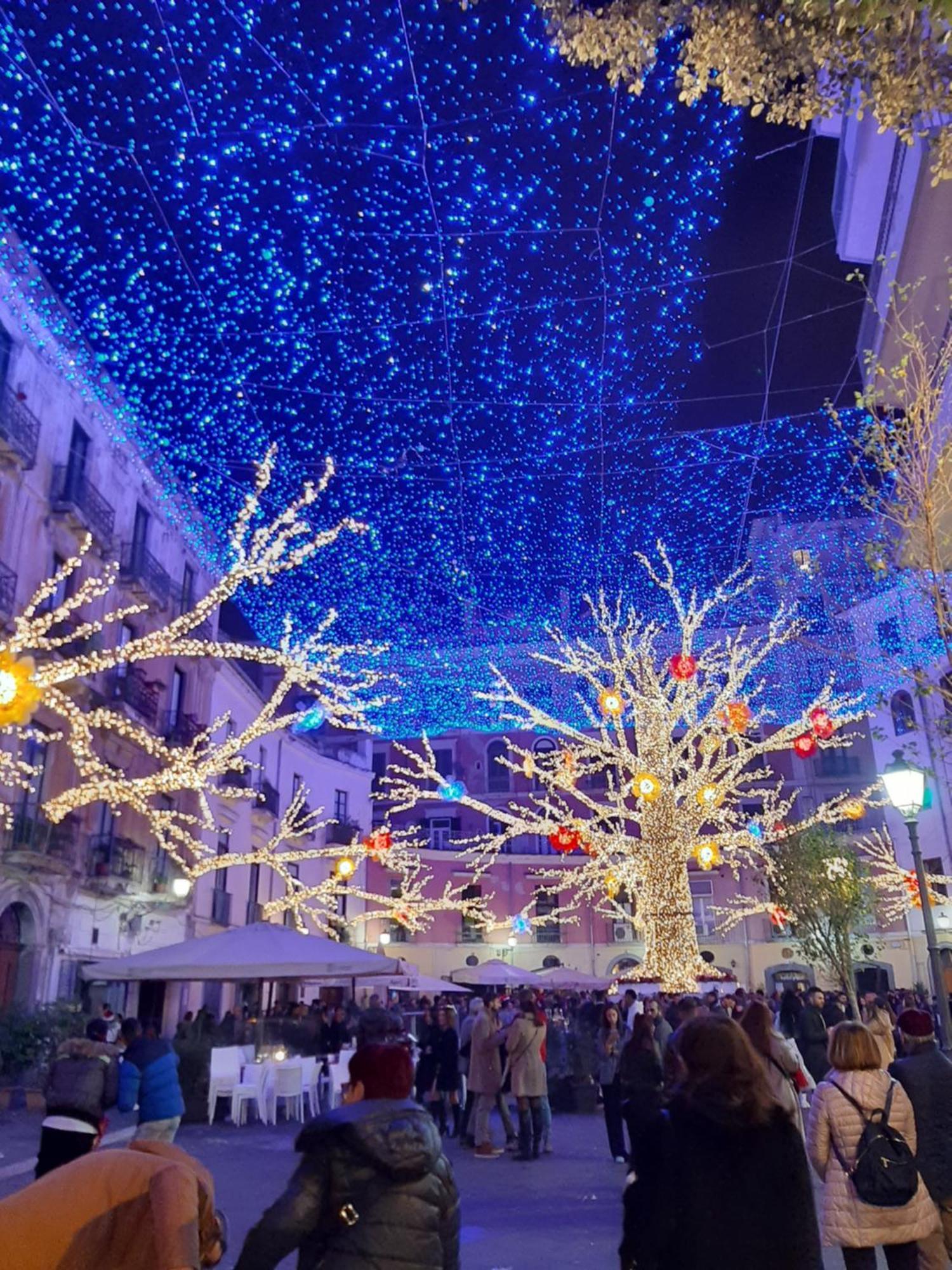 Al Crocifisso...Da Nonna Pia Apartment Salerno Luaran gambar