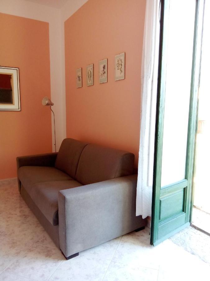 Al Crocifisso...Da Nonna Pia Apartment Salerno Luaran gambar