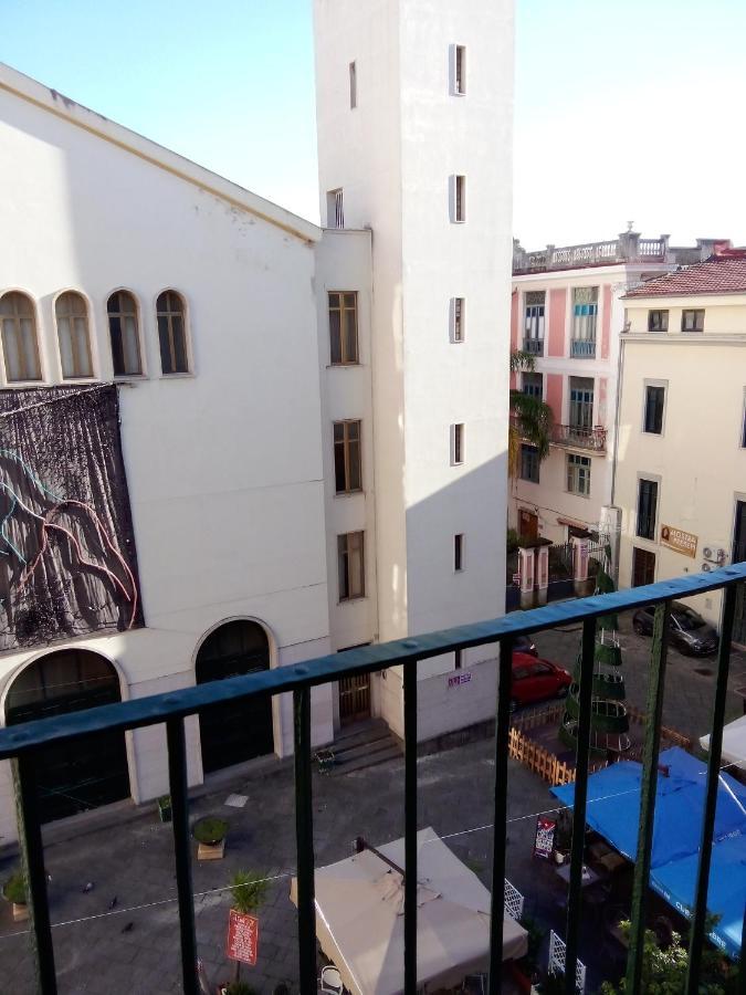 Al Crocifisso...Da Nonna Pia Apartment Salerno Luaran gambar