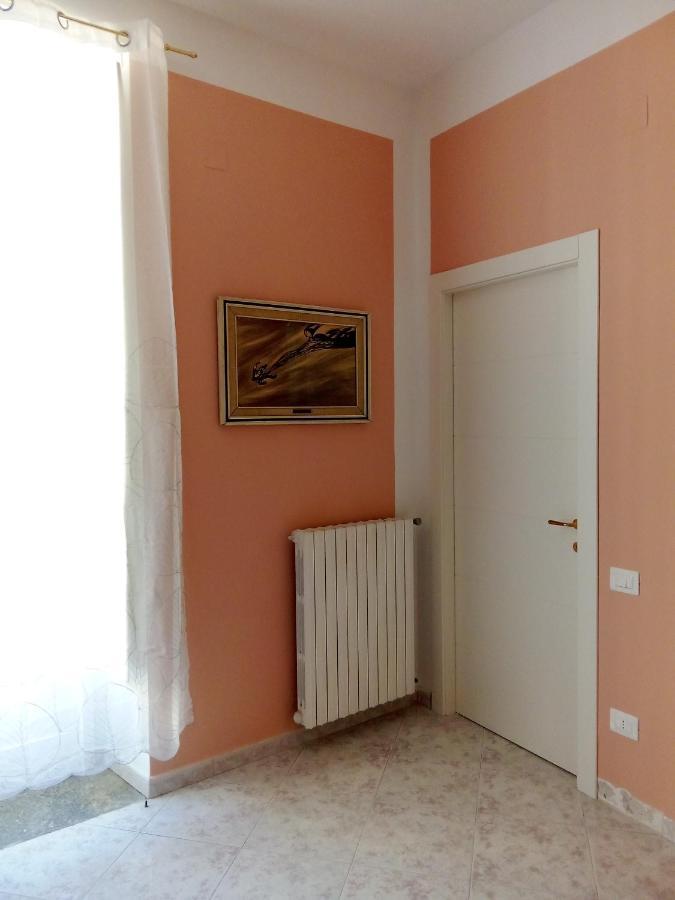 Al Crocifisso...Da Nonna Pia Apartment Salerno Luaran gambar
