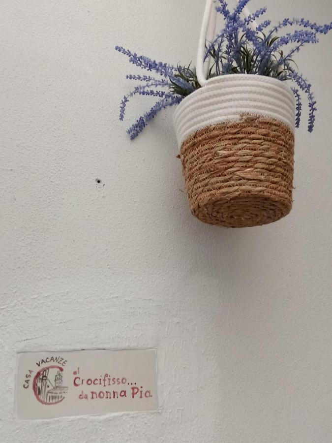 Al Crocifisso...Da Nonna Pia Apartment Salerno Luaran gambar