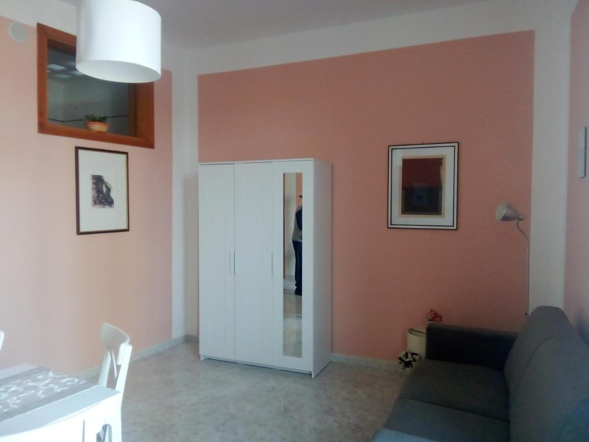 Al Crocifisso...Da Nonna Pia Apartment Salerno Luaran gambar