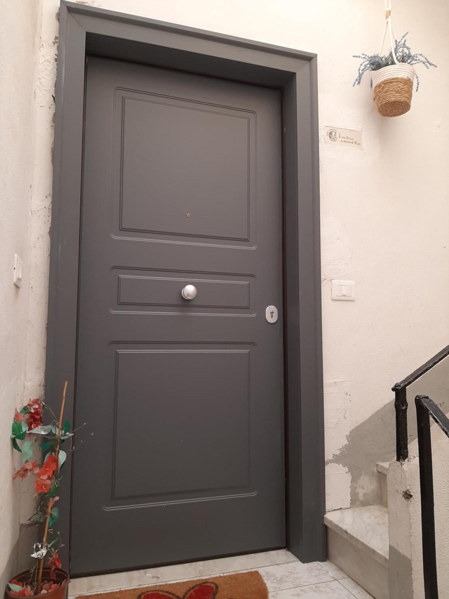 Al Crocifisso...Da Nonna Pia Apartment Salerno Luaran gambar